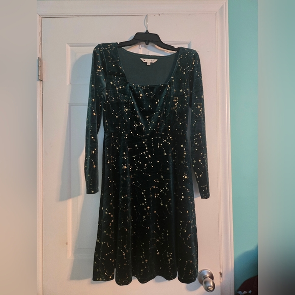 Yumi Star Foil Velvet Dress - Picture 2 of 5